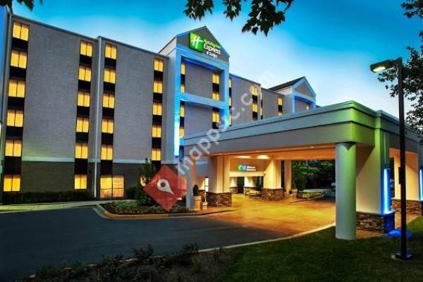 Holiday Inn Express & Suites Germantown - Gaithersburg