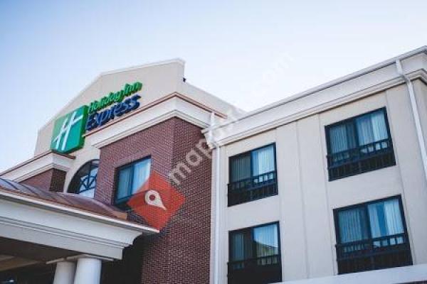 Holiday Inn Express & Suites Morton Peoria Area