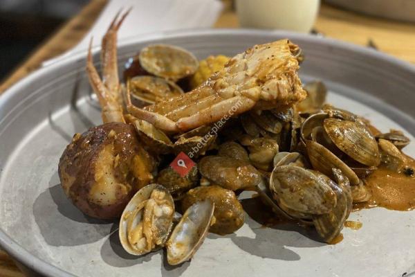 Hook & Reel Cajun Seafood & Bar