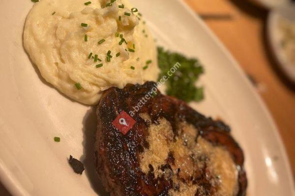 Houston's Restaurant