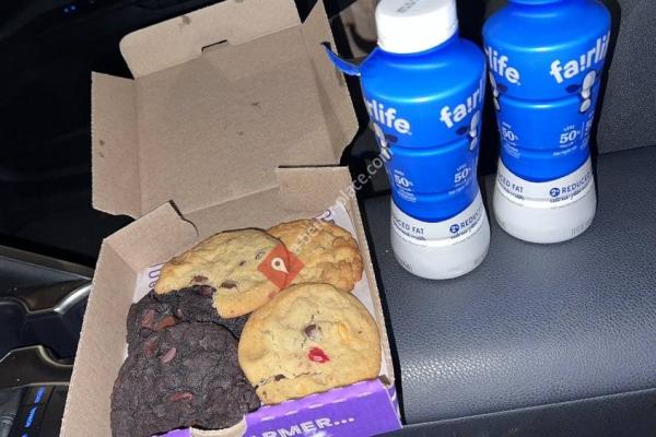 Insomnia Cookies