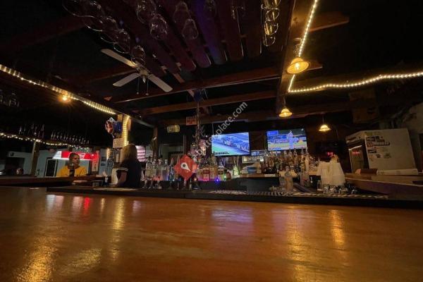 Island Sports Bar & Grill