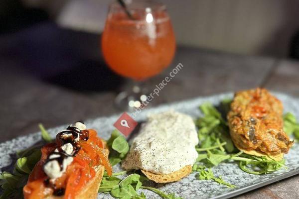 Joia Restaurant and Lounge