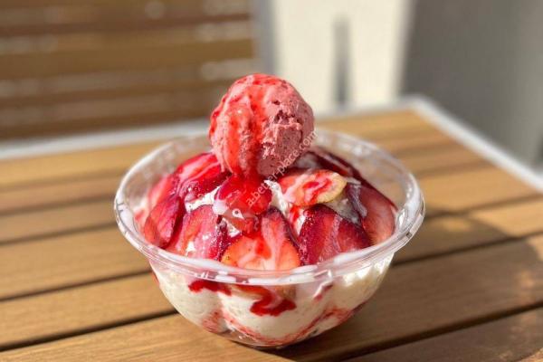 Jun’s Macaron Gelato