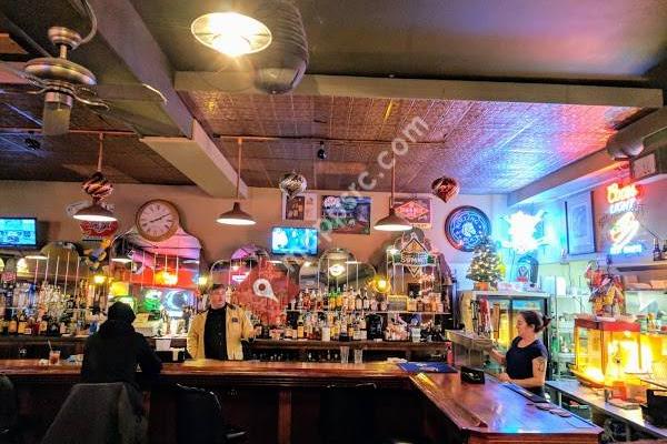Keenan's Bar (Keenan's 620 Club)