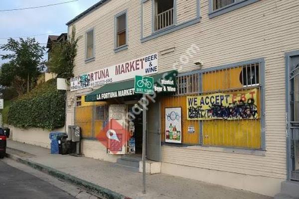 La Fortuna Grocery Store