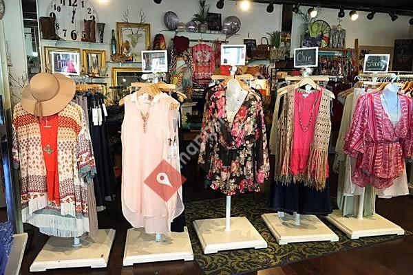 Lana's Boutique St. Joseph