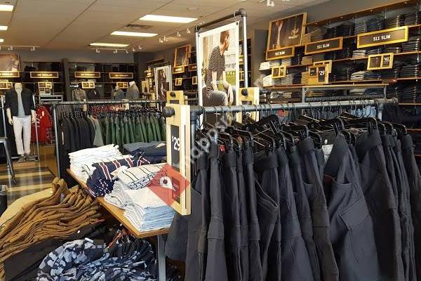 Levi's Outlet Store at Tulare Outlets