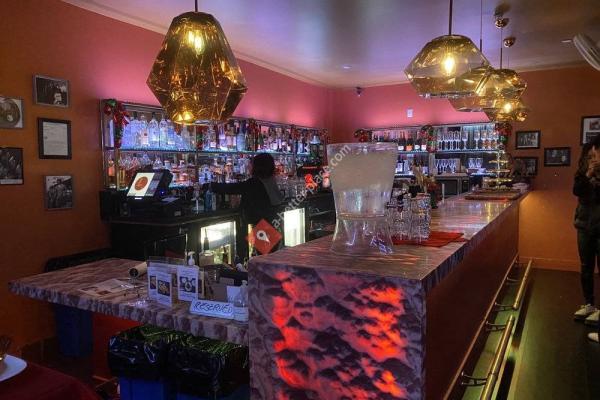 Lion's Den Bar and Lounge