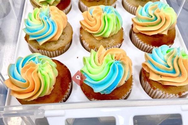 Loadee's Gourmet Cupcakes and Pies