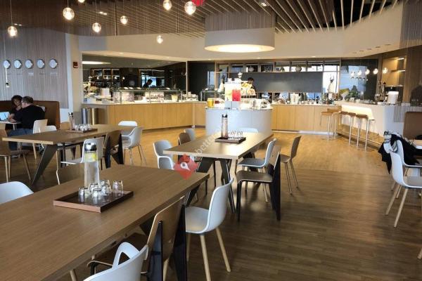 Lufthansa Business Lounge