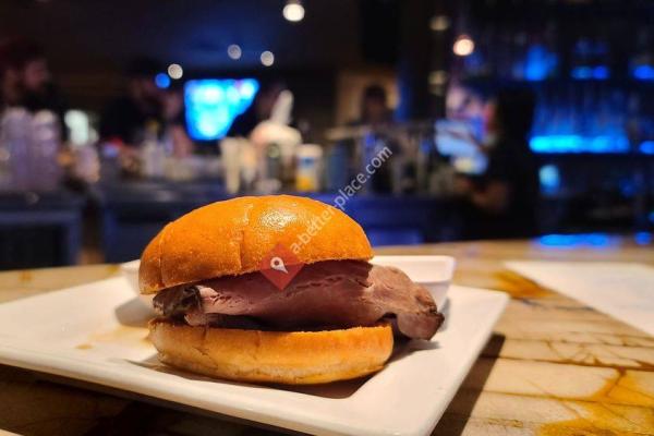 Main Event Sports Grill