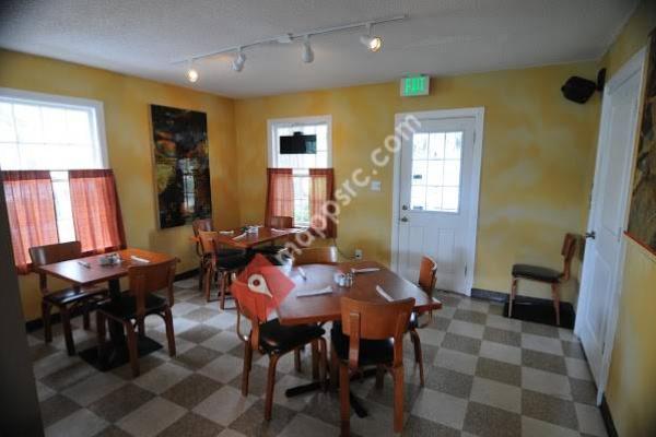 Mickey's Lakeside Cafe