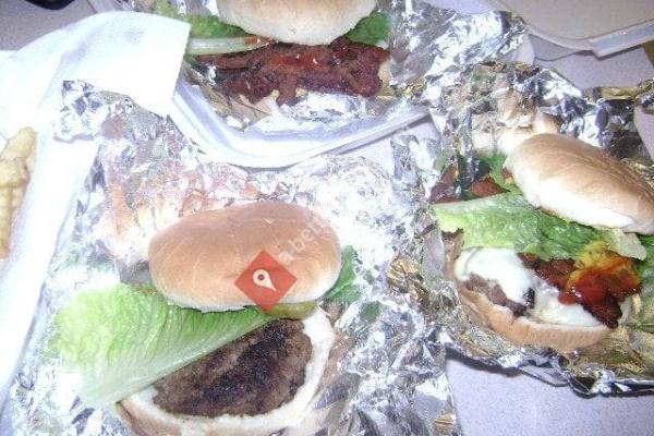 Mil's Latin American Cafe