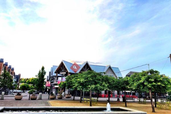 Millennium Plaza Park