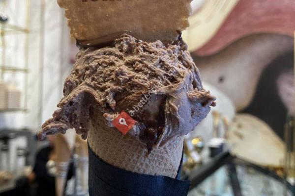 Mimi’s by Martines