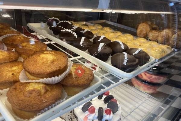 Monica's Bakery