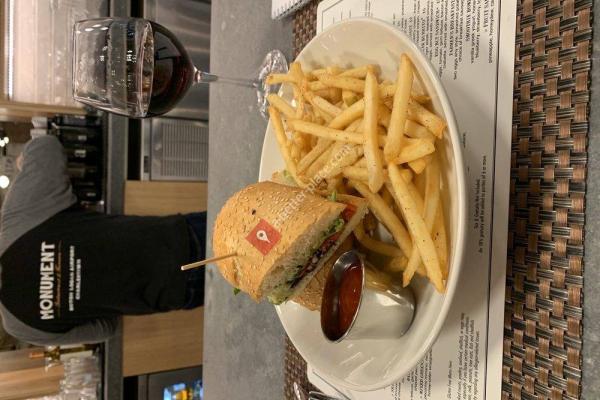 Monument Restaurant and Tavern