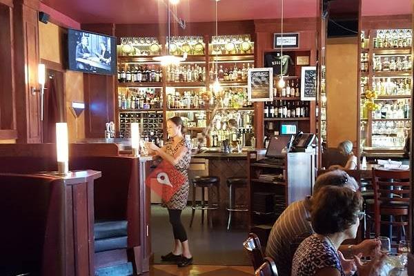 Moody's Bistro Bar & Beats