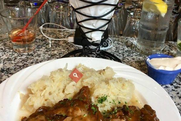 Old House Cosmopolitan Grill