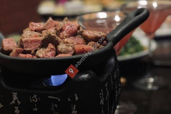 Oye's Restaurant & Bar