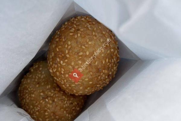 Pajai Fruit Arrangements & Bakery