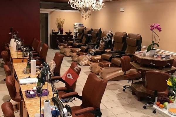 Paris Nails & Spa in Sharon