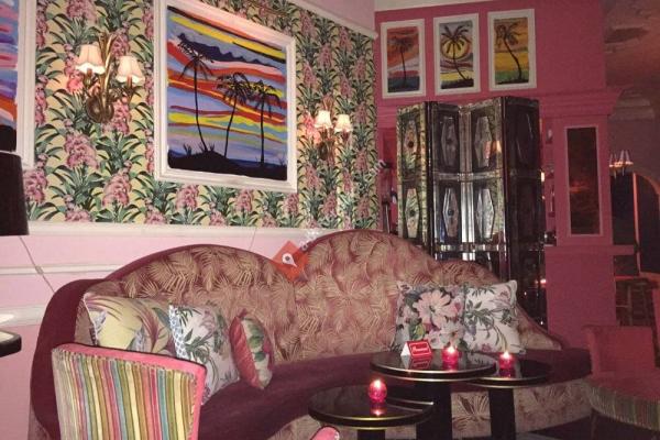 Paul's Cocktail Lounge