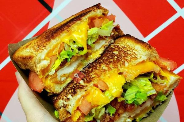 Planet Grilled Cheese - Countryside Mall -