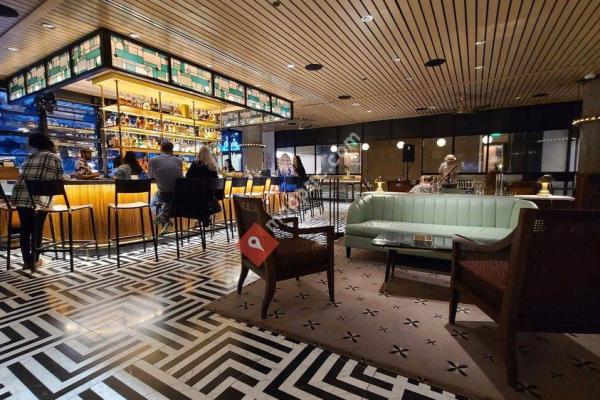 Poka Lola Social Club