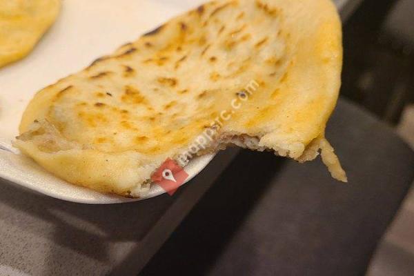 Pupusas Y Tacos Los Reyes