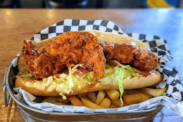 Queen's Louisiana Po-Boy Cafe