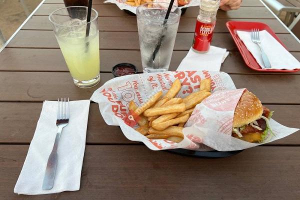 Red Robin Gourmet Burgers and Brews