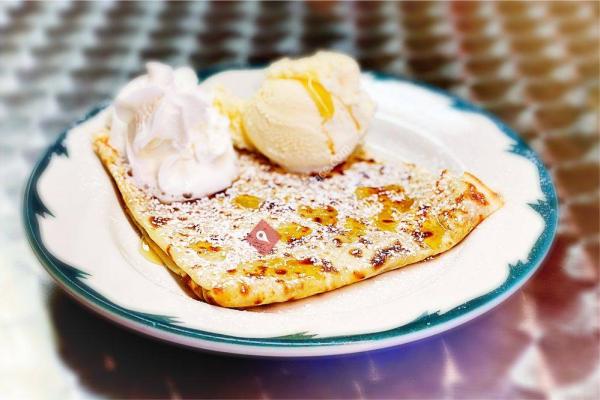 Renee's Crepes & Cakes