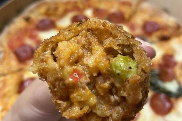 Rinas Pizzeria & Cafe