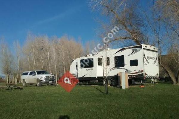 River Camp RV Park