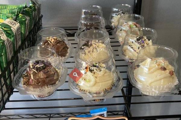 Roll Up Food Truck & Shop