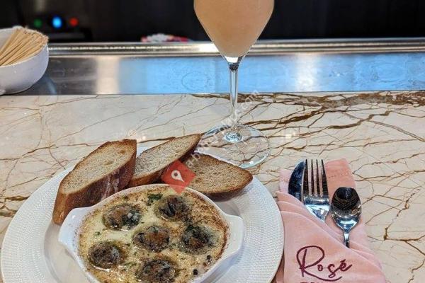 Rosé Bistro & Champagne Bar