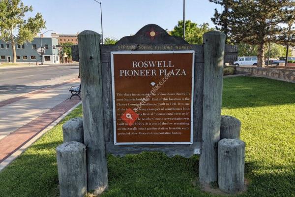 Roswell Pioneer Plaza
