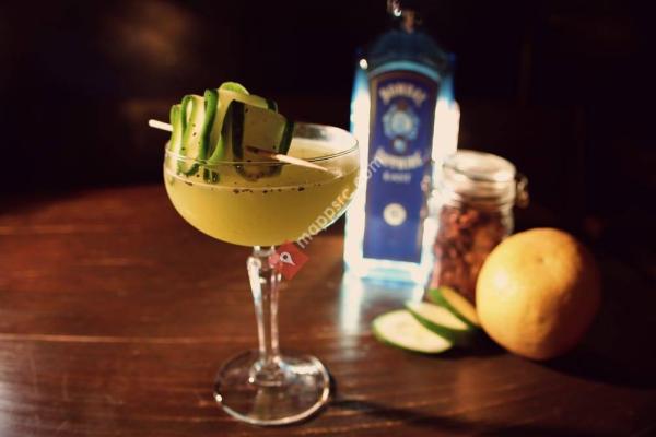 Roxanne's Cocktail Lounge & Latin Grill