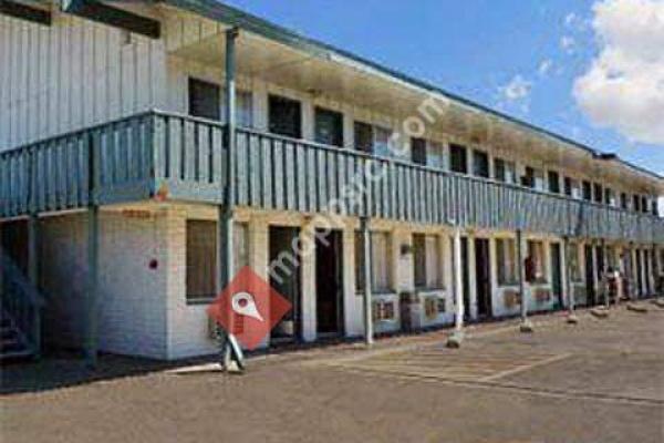 Royal Crest Motel