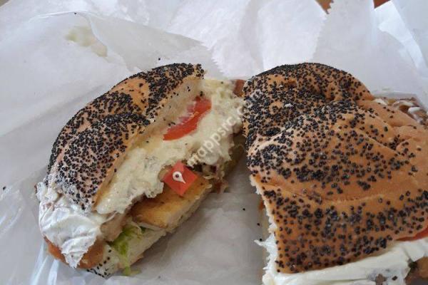 S & T Bagels & Deli