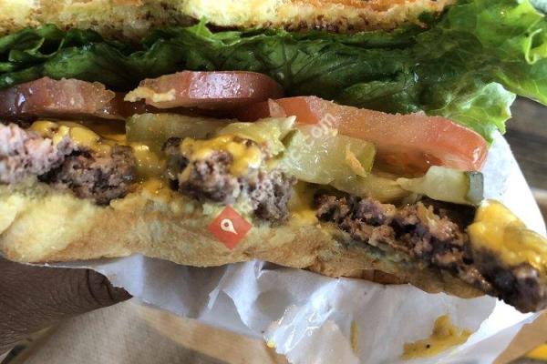 Shake Shack Westbury