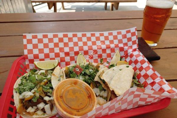 Silver Moon Taqueria