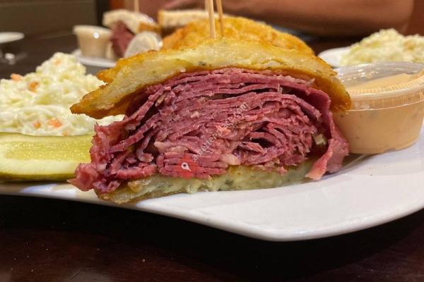 Simon's Restaurant & Deli