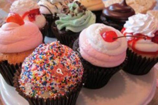 SmallCakes Cupcakery and Creamery