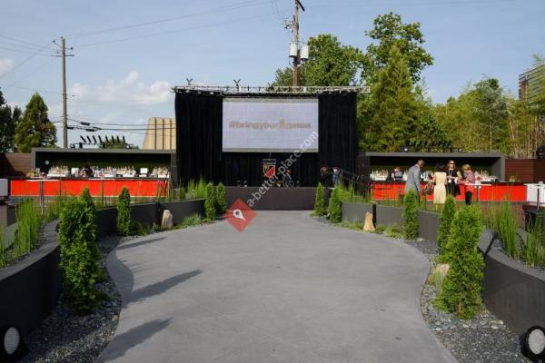 SoHo Lounge and Gardens