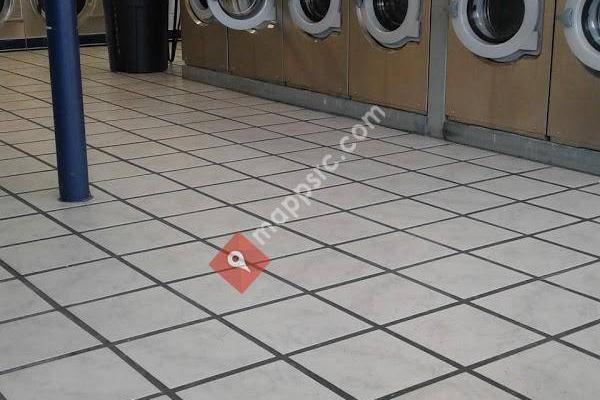 Spin City Laundry: Laundromania Coralville
