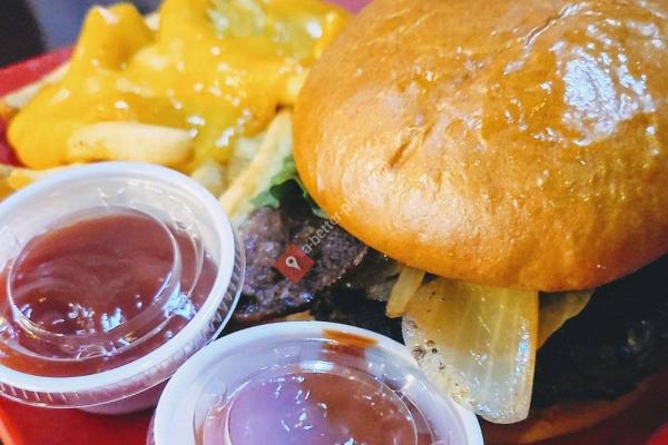 Summit's Wayside Tavern