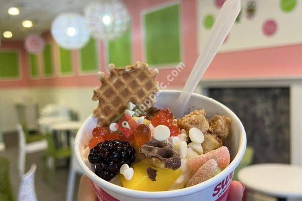 sweetFrog Premium Frozen Yogurt